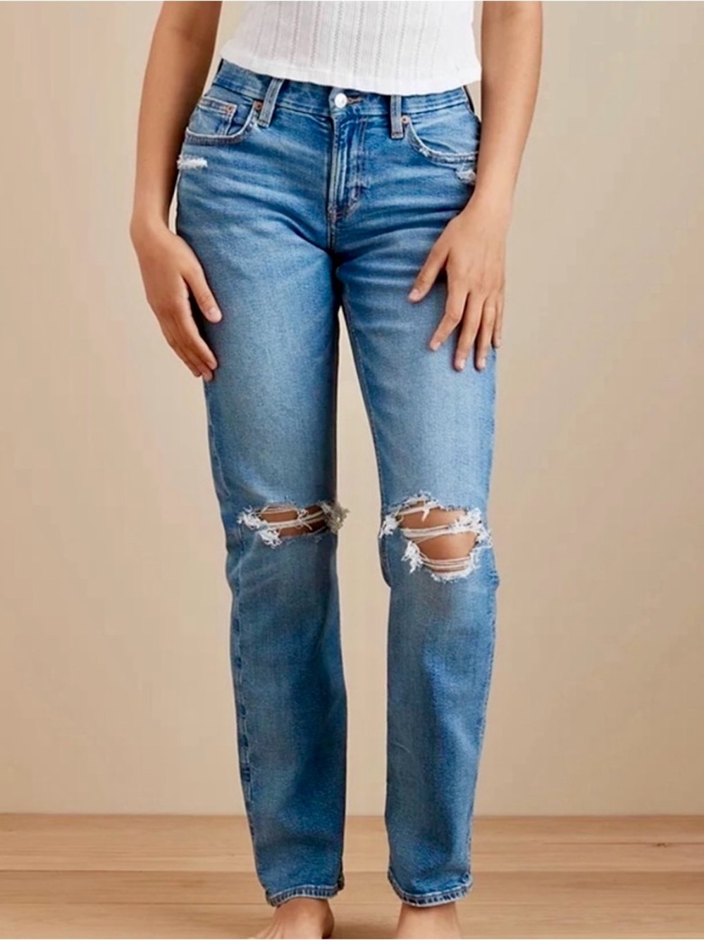 American Eagle 🦅 Medium Blue Curvy Straight Distressed Jeans - Size 14 Long💄✨
